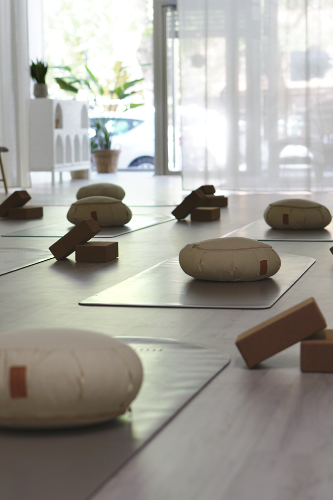 estudio clases yoga almendralejo